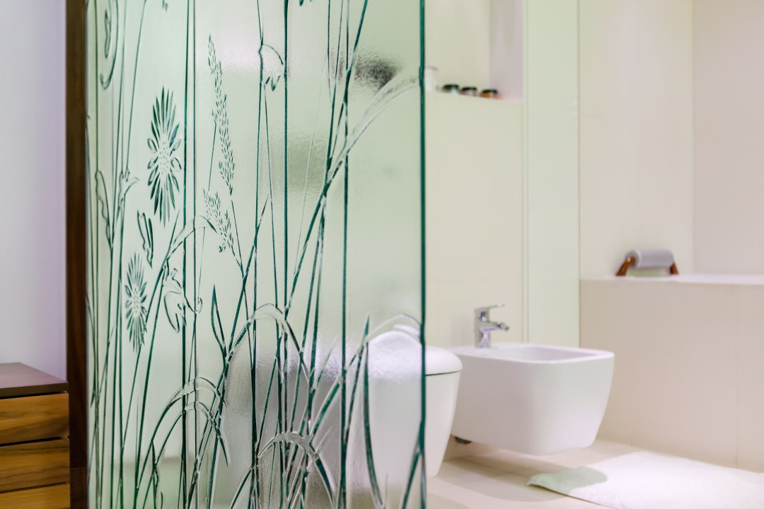8-meadow-flower-embossed-pattern-glass-bathroom-screen